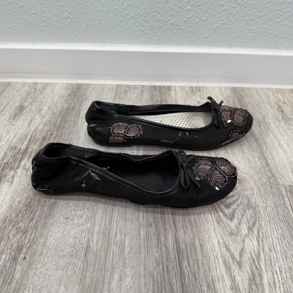 Wanted Black Embellished Floral Ballet Flats Women's Size 8 Slip On Shoes - Picture 1 of 8